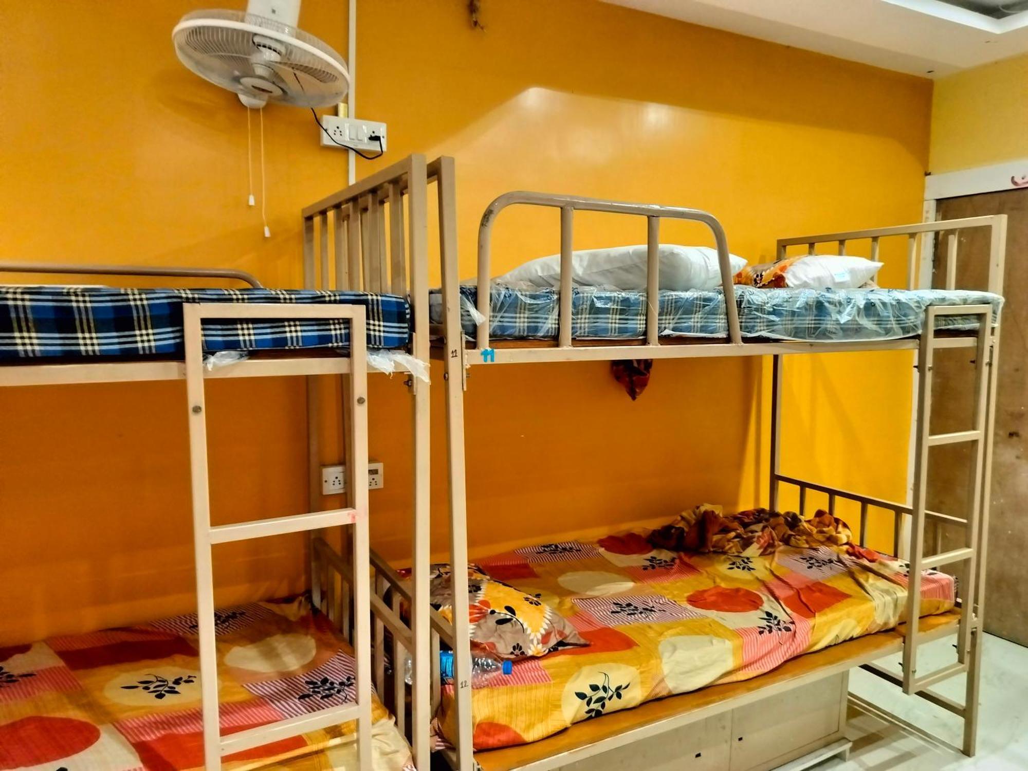 Sri Durga Jatri Nibasa Hostel Brahmapur Ngoại thất bức ảnh