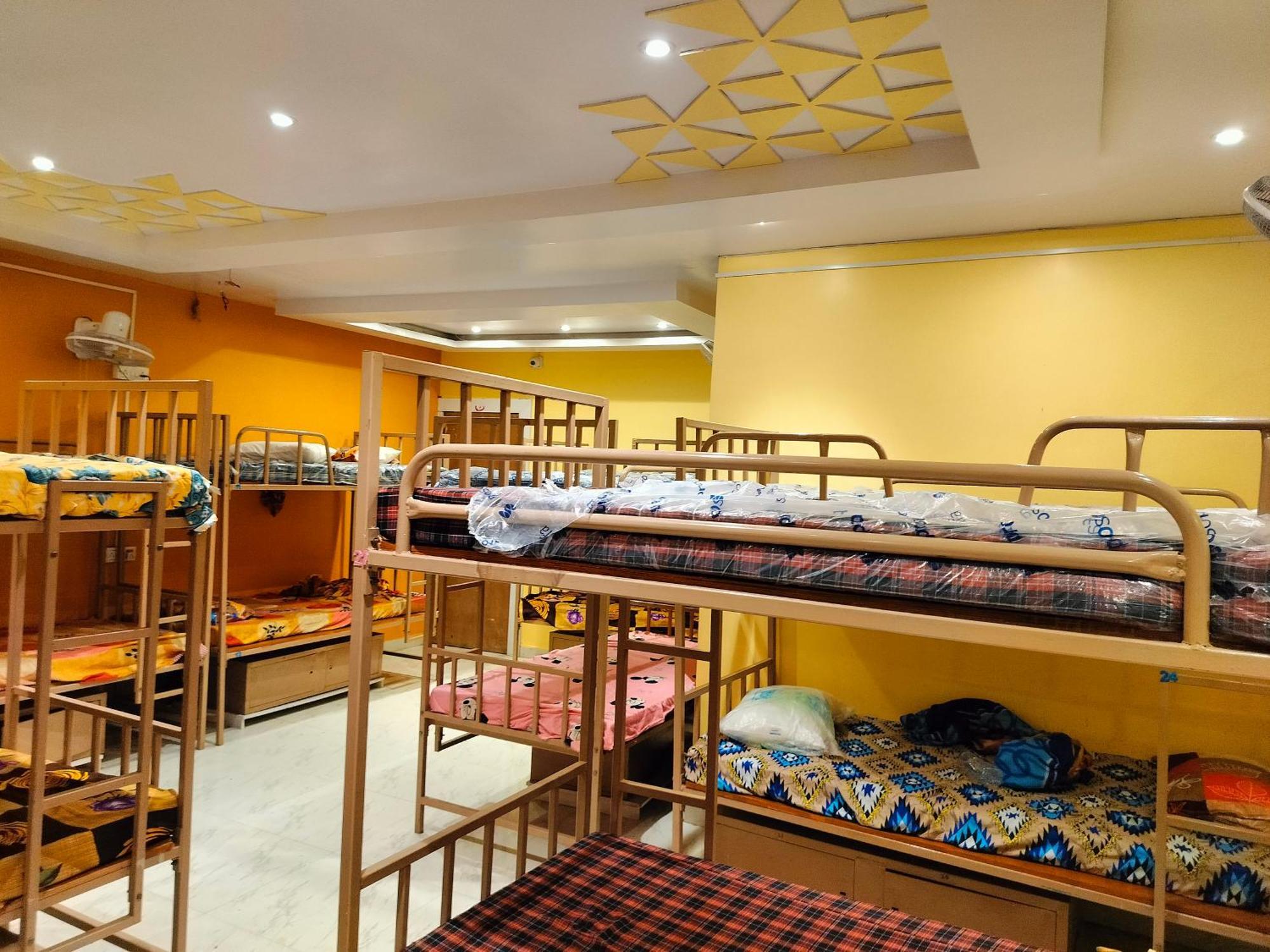 Sri Durga Jatri Nibasa Hostel Brahmapur Ngoại thất bức ảnh