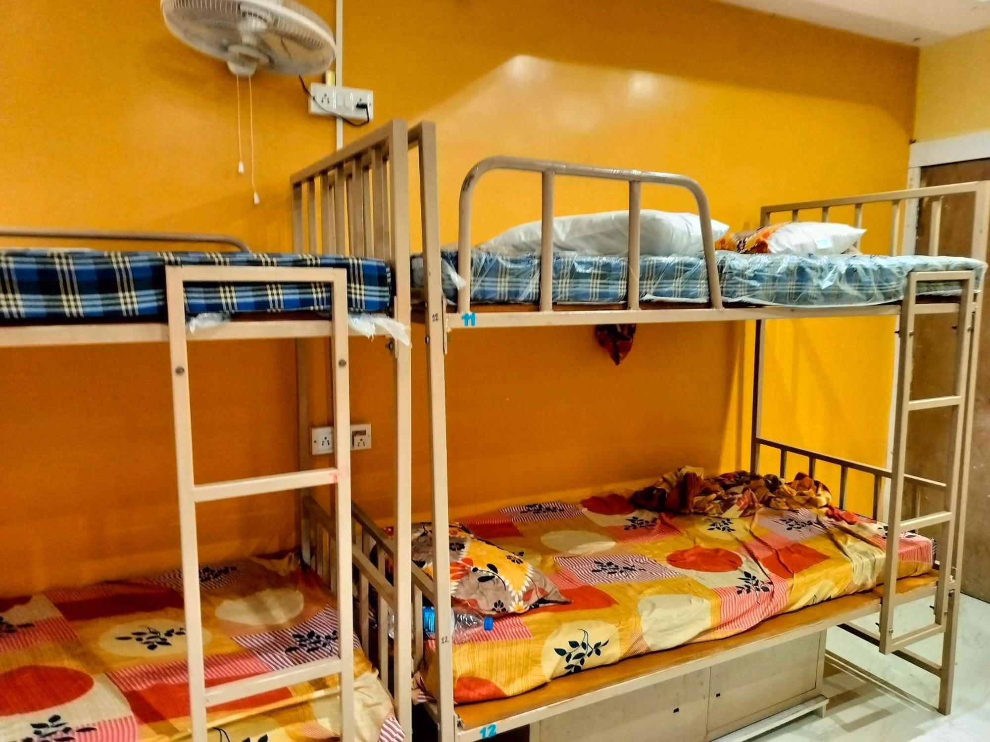 Sri Durga Jatri Nibasa Hostel Brahmapur Ngoại thất bức ảnh